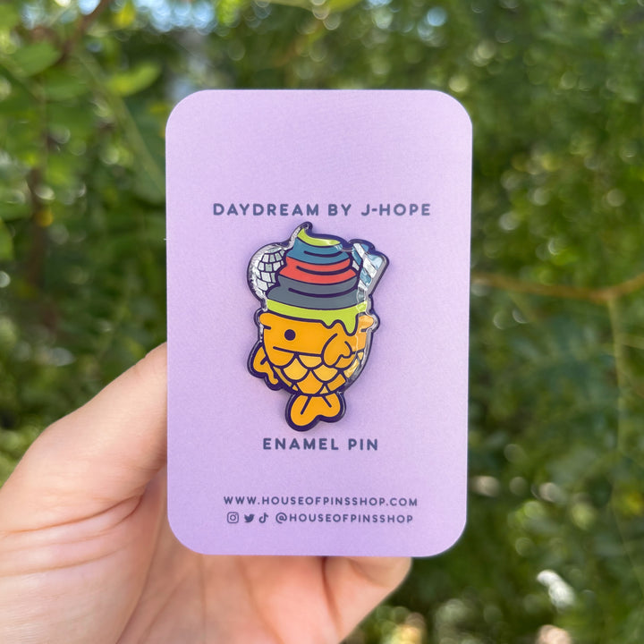 Daydream Pin