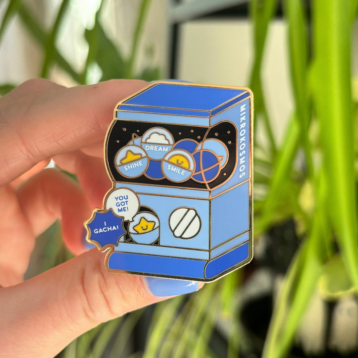 Mikrokosmos Gachapon Pin